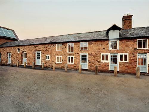 Motel The Coaching Barns Wem Exterior foto